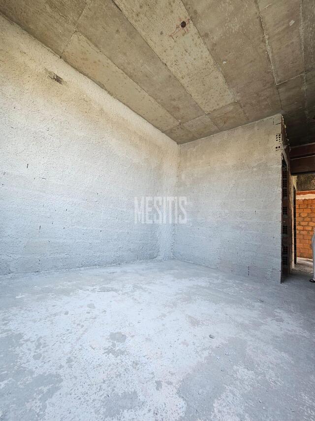apartment-2fa7d0ad-654d-4bc5-ae8e-8cb4c4bea8f4_Wtr.jpg
