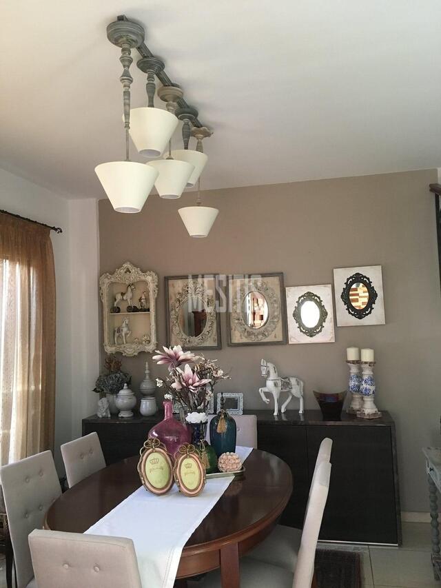 detachedHouse-7d260631-5360-42bf-a025-428b5440dae6_Wtr.jpeg