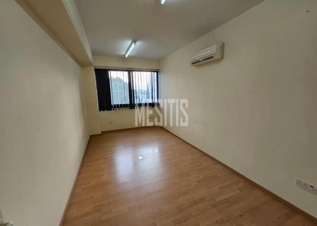 office-ee50cc25-a124-4194-8173-f3aec2430ff8_Wtr.jpg