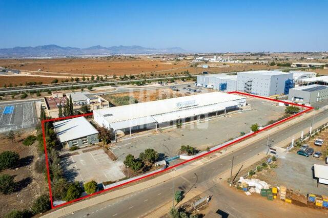 warehouse-97727846-e7f3-4cf7-a40f-9115223d439f_Wtr.jpg
