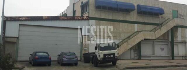 entireBuilding-b6fed3f8-b240-4d3a-848f-a30eac596ca7_Wtr.jpg