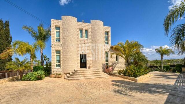 3 Bedroom Detached Villa For Sale In Paralimni Area – photo 1