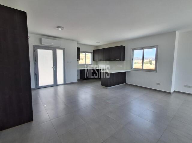 detachedHouse-cf820dd8-641f-486d-95ea-eae1493b8041_Wtr.jpg