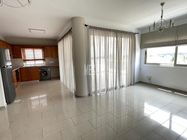 apartment-7feab615-7c10-4355-91bf-5a8348edebd1_Wtr.jpg