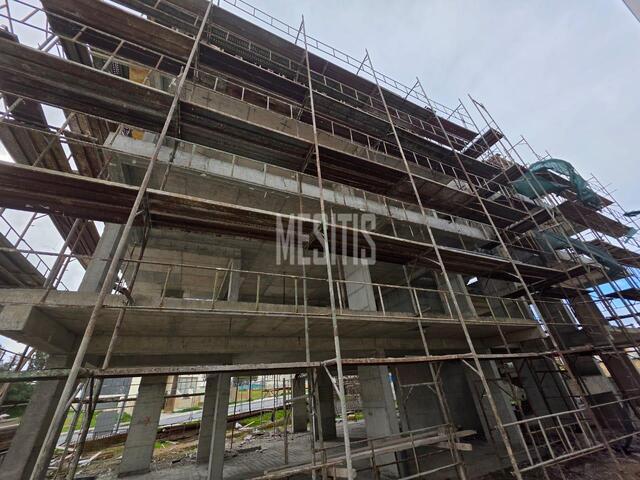 apartment-5f4c8faf-5ad4-452e-beca-6481629eaad1_Wtr.jpg
