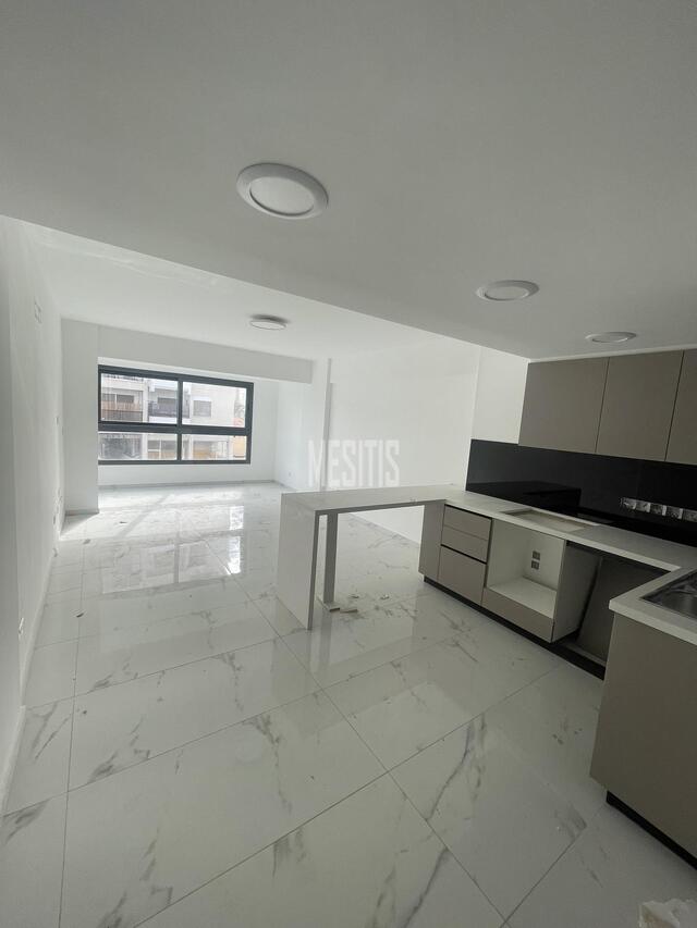 apartment-129a34fa-e76f-4ad3-9672-31035cf2a4b5_Wtr.jpeg