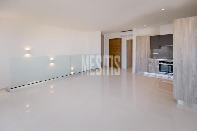 apartment-8a163a02-d48a-43f0-8352-075cadcc2a8d_Wtr.jpeg