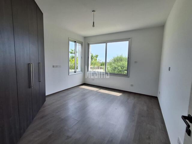 detachedHouse-b9a20370-c481-46eb-bef8-d4365ad98571_Wtr.jpg