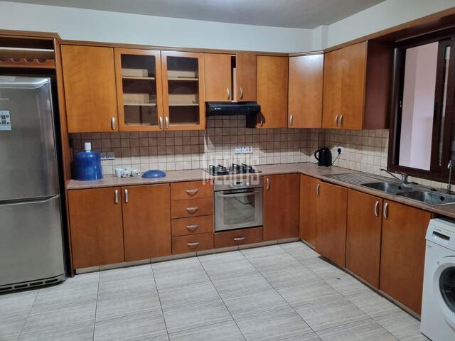 detachedHouse-b9b7a5c5-ff47-454e-8073-975274c6f0e3_Wtr.jpeg
