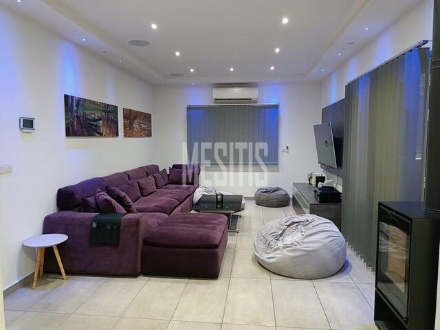 detachedHouse-f3d2e38c-e113-412e-acd2-caa4703ee5c6_Wtr.jpeg