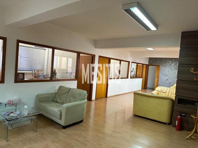 office-eead91f9-5fbf-405a-8e84-546c8cdd3403_Wtr.jpg