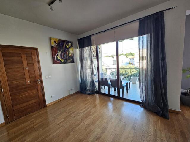 apartment-f5325b83-6c5a-4389-8148-573a460596d7_Wtr.jpg