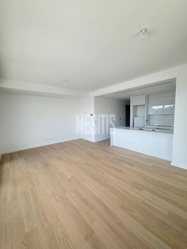 apartment-3ef5680f-aecb-4c99-8aa1-54c7ad6155ab_Wtr.jpg
