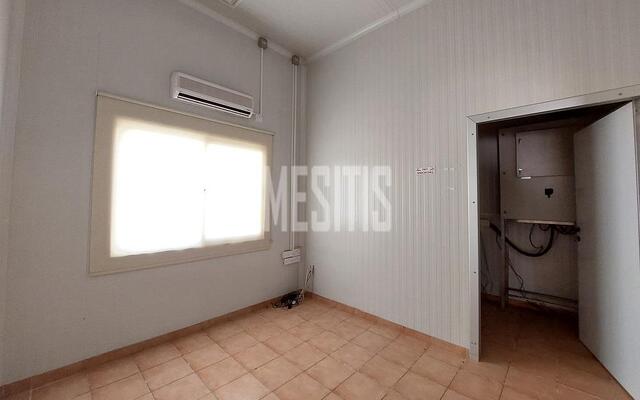 warehouse-67bf6b84-f061-42ac-959d-1f3a889a0c3f_Wtr.jpg
