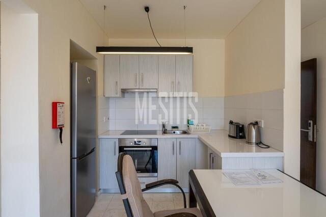 apartment-f49cf549-585b-4071-a4f4-5c1c8838eef9_Wtr.jpg