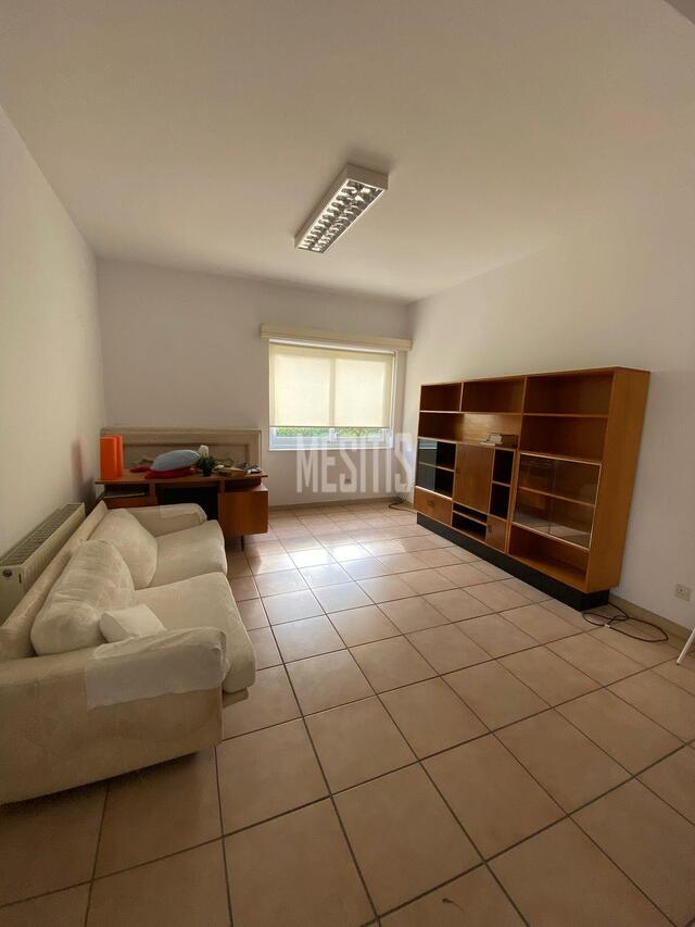 office-d6aedbf3-d051-4fed-982e-a70aad06e93d_Wtr.jpg