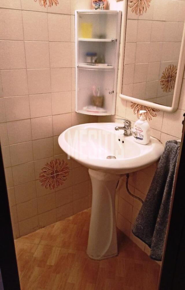 apartment-450a3d69-d702-46cc-8457-6b809f6ecd50_Wtr.jpeg
