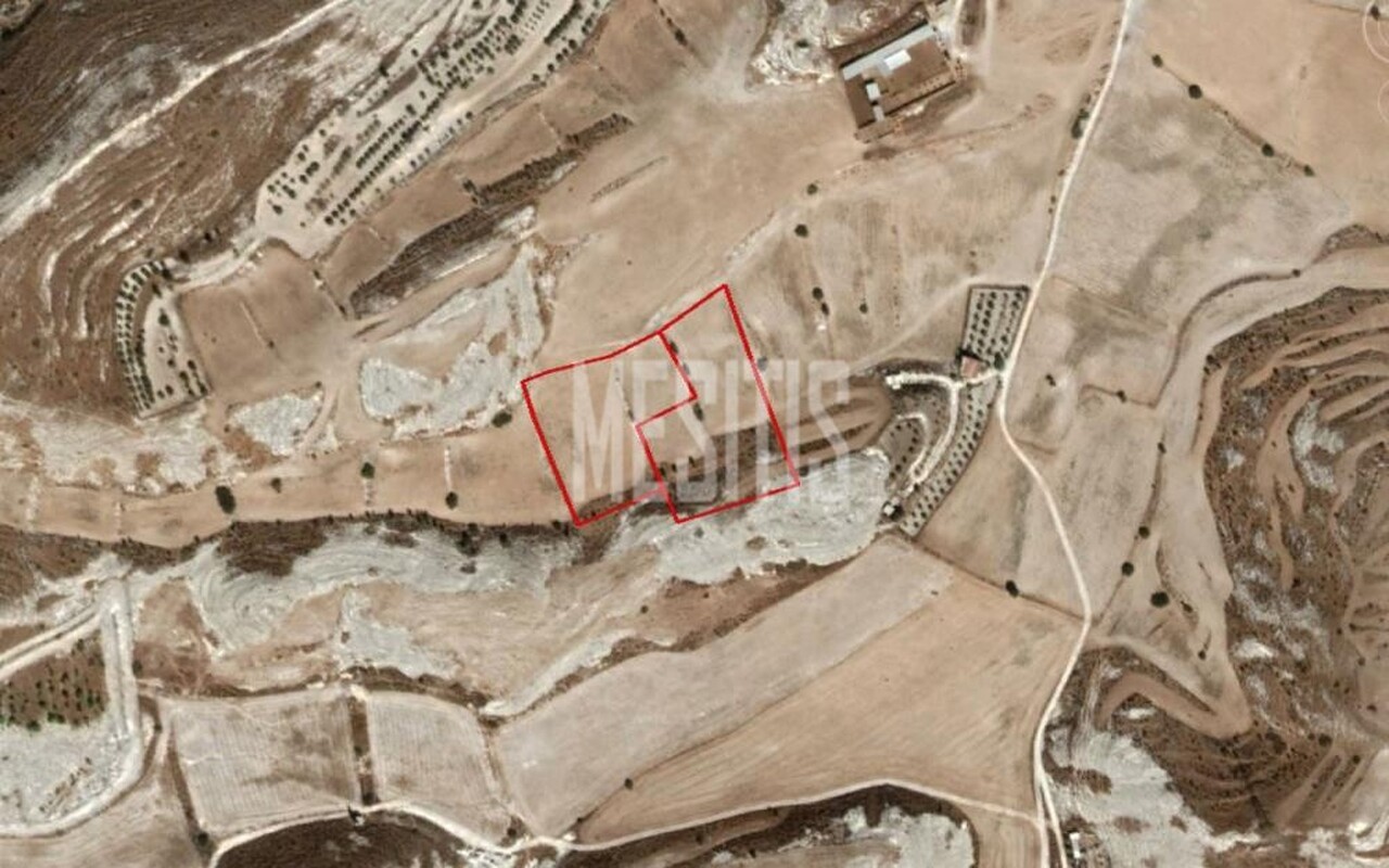 land-6f188ca7-34e6-474c-9d10-eeac6e2e1b59_Wtr.jpeg