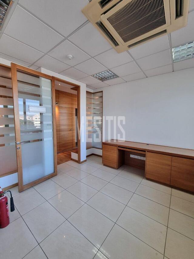 office-cacc9092-23bb-4355-9423-56fb85d9679a_Wtr.jpg