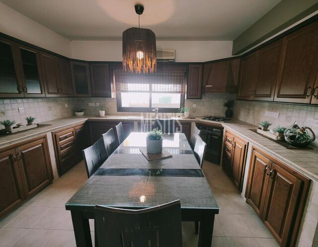 detachedHouse-cbc0702c-e29b-4630-95fc-f0ca563c3084_Wtr.jpg