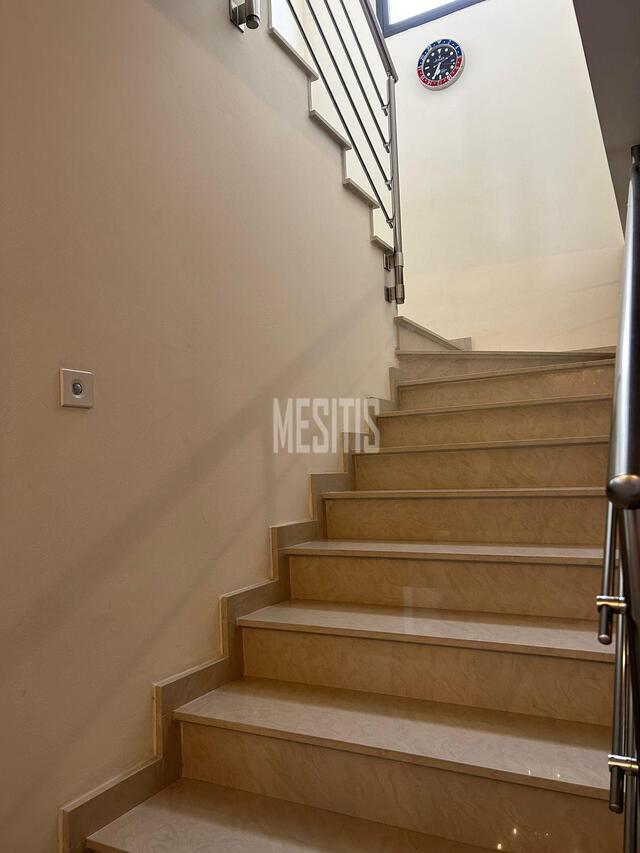 detachedHouse-8fc83859-a584-4563-b81c-358145867f8e_Wtr.jpeg