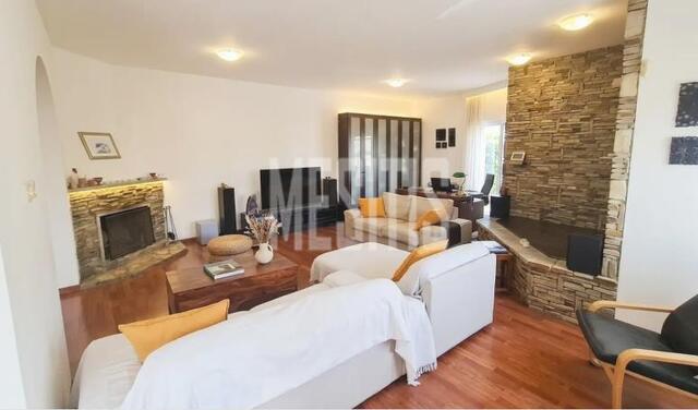 apartment-c949566a-d350-4247-96c8-35a31ad38e29_Wtr.jpg