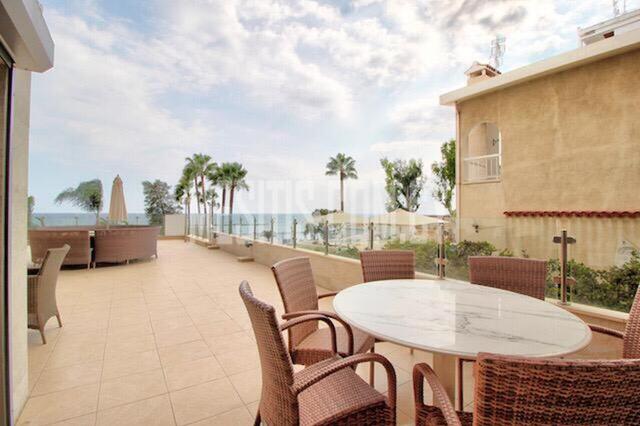 apartment-3e329244-03cd-42b2-a46e-9272cf33481b_Wtr.jpeg