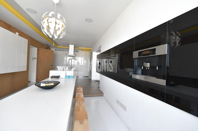apartment-3aa0e909-8cc5-4d44-8b5d-8161f62f680c_Wtr.jpeg