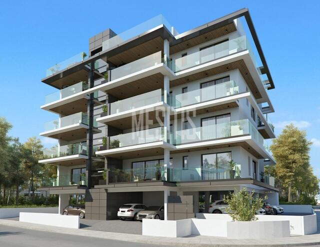 apartment-03e55889-78af-4a77-b6ec-6b1dd8ddd907_Wtr.jpg