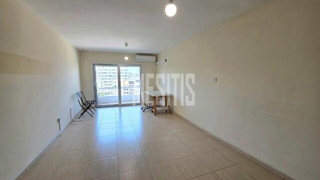 apartment-63762715-ba0c-4b0d-831f-61232bb76fbf_Wtr.jpg