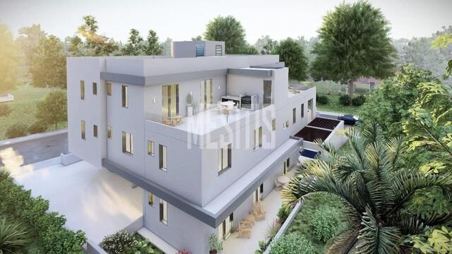apartment-8be43979-d9b6-4297-8ea6-c082d1345dba_Wtr.jpg