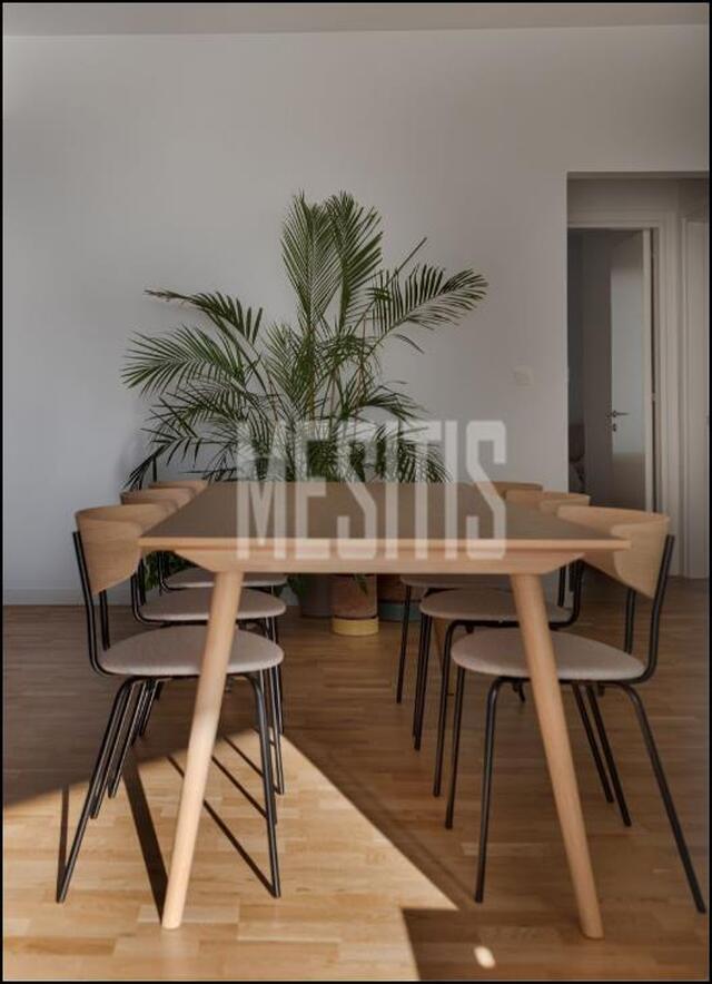 apartment-7ecaf5a3-d1e3-4e72-b939-c16a18f22a17_Wtr.jpg