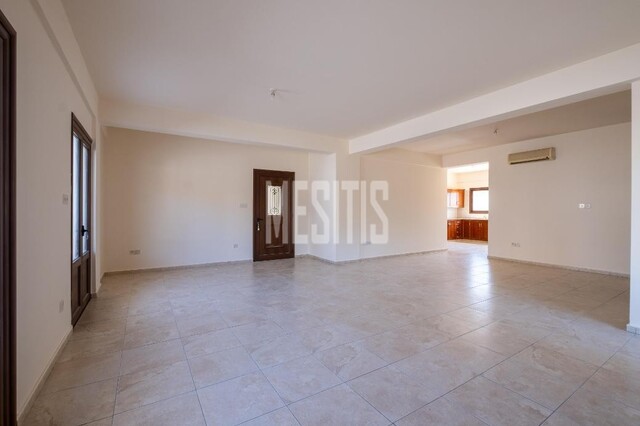 detachedHouse-89971f70-871d-455a-870f-d016449be8d4_Wtr.jpeg