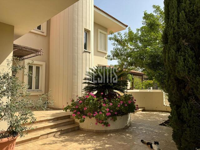 detachedHouse-c930ddea-ccca-4f23-ba16-ebfe0266fe15_Wtr.jpeg