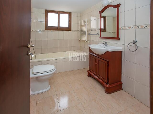 4 Bedroom House for Sale in Moniatis, Limassol – photo 8
