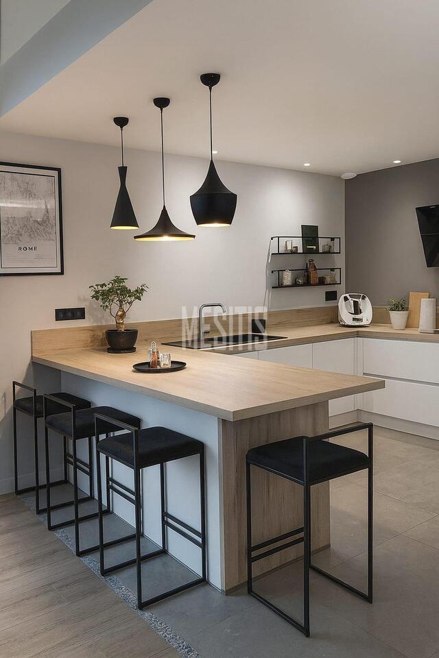 apartment-a86165d6-5b7e-46f8-b3c3-659d306064fc_Wtr.jpg