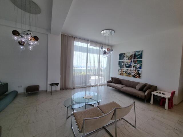 apartment-a0189552-eca0-4962-991d-a2d82aa9501b_Wtr.jpeg