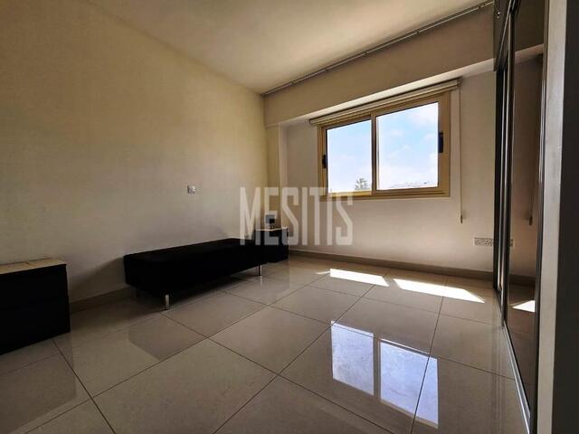 apartment-e72bb4bf-554f-4c87-a1eb-5dfc08abb4e7_Wtr.jpg