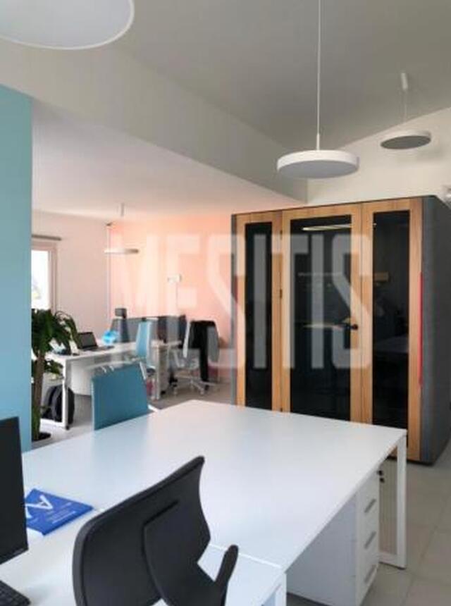 office-1abfe550-8582-4f06-98bf-d76079177fc0_Wtr.jpg