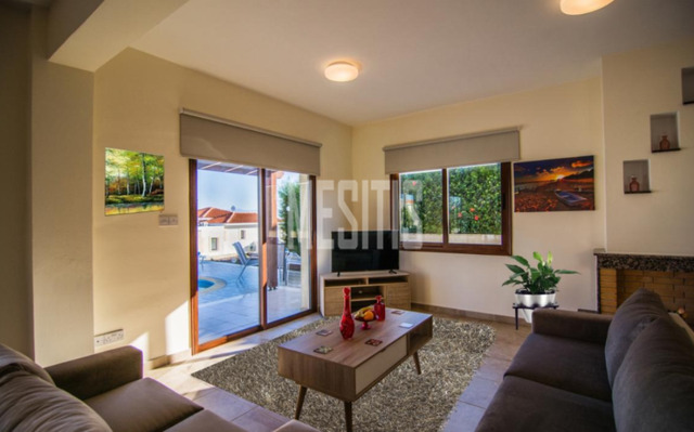 detachedHouse-c9414b7a-61df-4579-9f9c-5e5d045c090b_Wtr.png