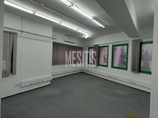 office-0c8ebe6e-e6b4-4701-9e13-0a3e95998dc0_Wtr.jpeg