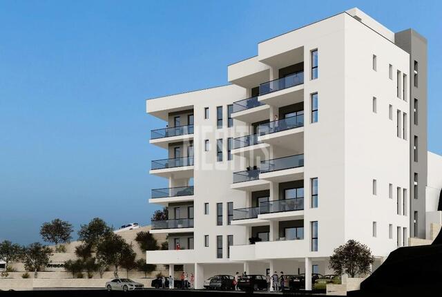 apartment-84e52d5d-92b3-485a-b78e-3bcb5d31c5c2_Wtr.jpg