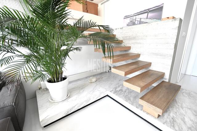 apartment-aa5696d6-5423-4c6a-bb8e-57787c5cf823_Wtr.jpeg