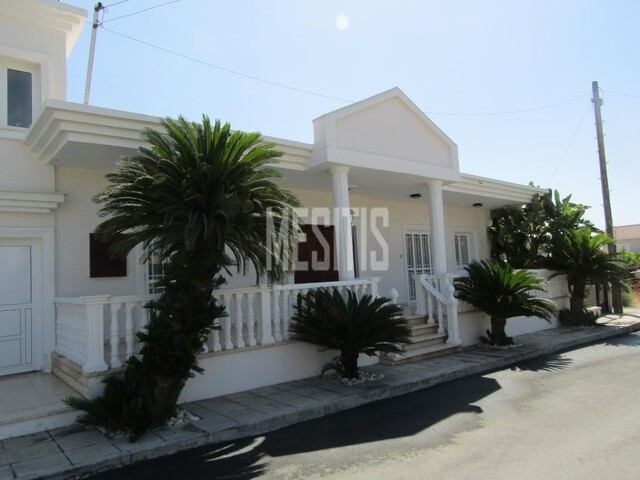 detachedHouse-afdf8068-9d0e-4091-85fb-42cd4f0cbdbc_Wtr.jpg