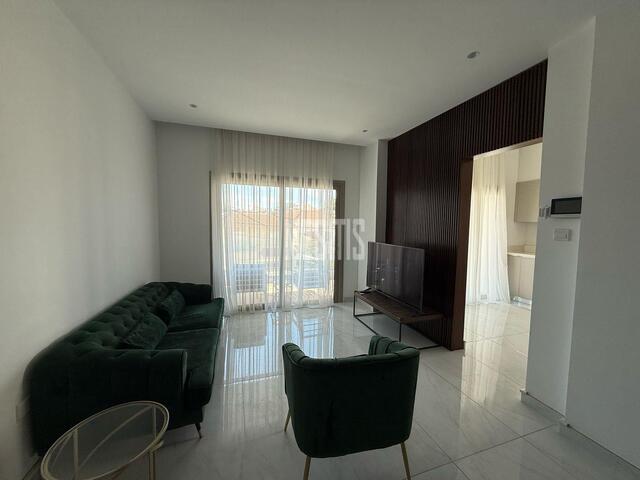 apartment-ab986bfd-de71-4c79-8a8f-3d92a2e104e0_Wtr.jpg