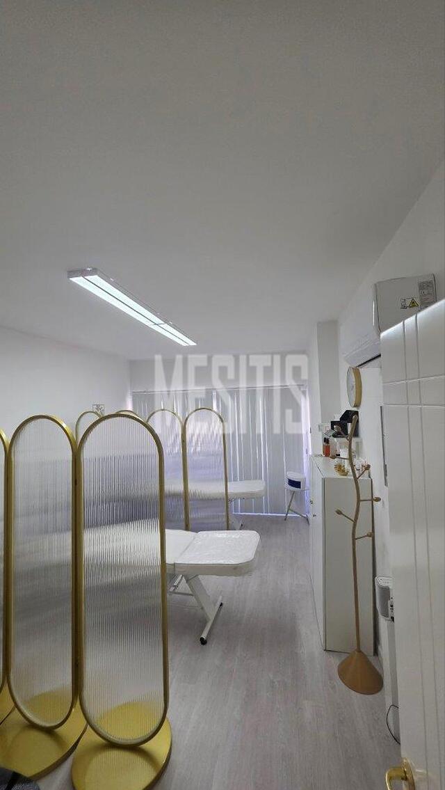 office-bdf83ff3-2eac-4a67-87a5-92f0d61df26e_Wtr.jpg
