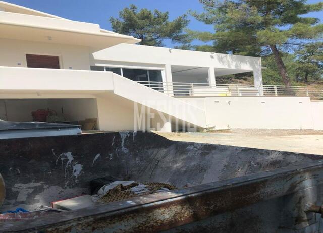 detachedHouse-0f500035-3ca1-422e-8b28-850bf724615d_Wtr.jpeg