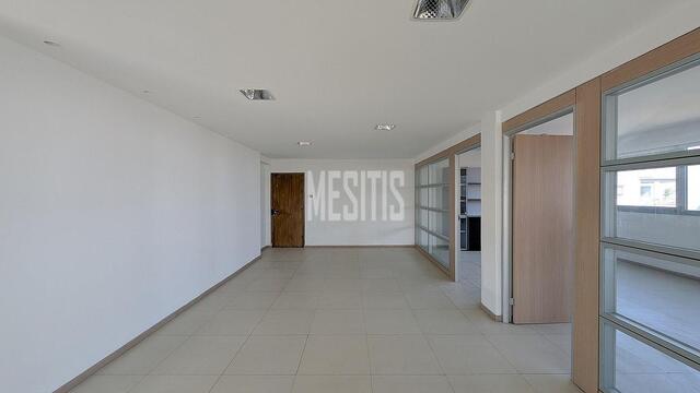 office-145889fd-c147-47f5-8bd6-123d8708f722_Wtr.jpg