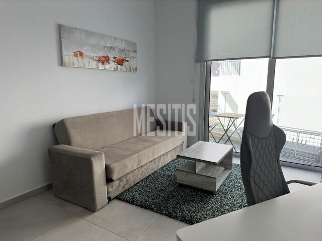 apartment-b96f68f3-1df1-422b-afec-01928ed7615f_Wtr.jpg