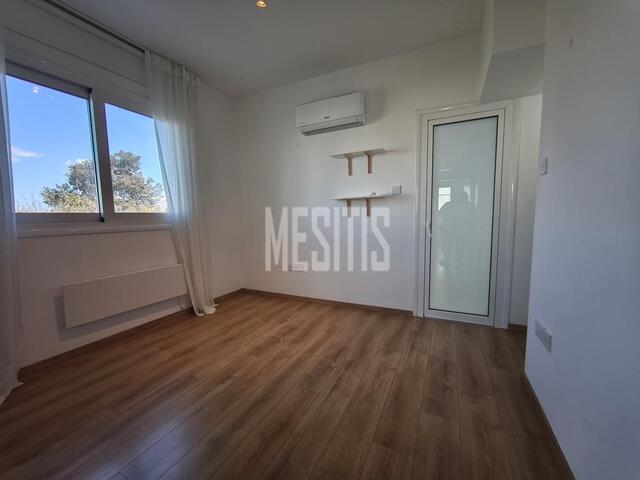 apartment-d9acd2bc-ca50-4449-a2f7-0db1a8b382c1_Wtr.jpg